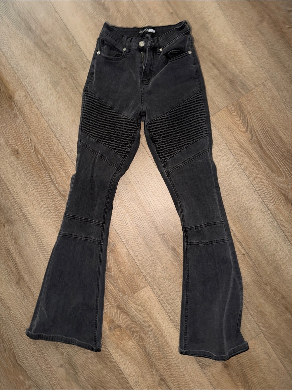 Grunge jeans